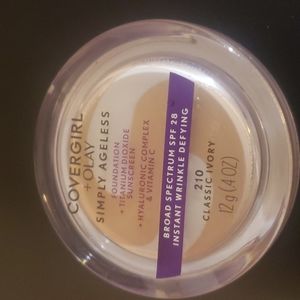 CoverGirl Foundation 210